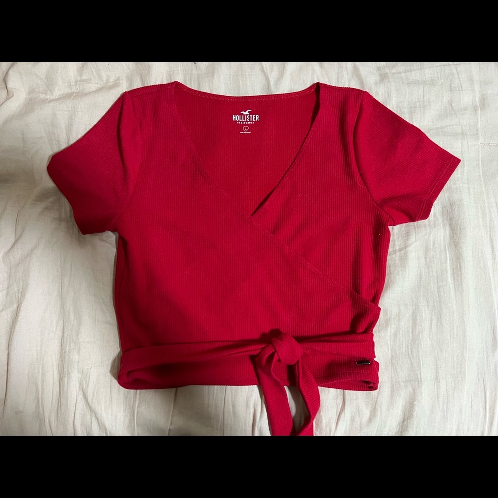 Hollister Cropped Tee
